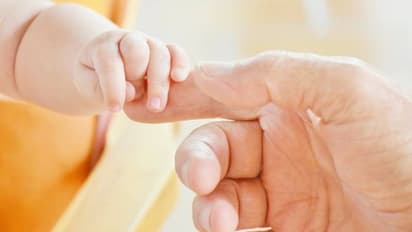 തടവിൽ പ്രസവിക്കേണ്ടി വരുന്ന അമ്മമാർ, കുഞ്ഞുങ്ങളെ കൂടെനിർത്താൻ അവകാശമില്ല, മുലപ്പാൽ പോലും നിഷേധിക്കപ്പെടുന്നു