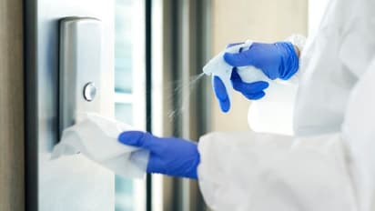 Covid Kerala : കൂടുതൽ ജില്ലകളിൽ നിയന്ത്രണങ്ങൾ കടുപ്പിച്ചേക്കും, കൊവിഡ് വ്യാപനം മന്ത്രിസഭായോഗം വിലയിരുത്തും