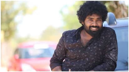 17 வயது சிறுமிக்கு பாலியல் தொல்லை... பிக்பாஸ் பிரபலம் மீது பகீர் புகார்..!