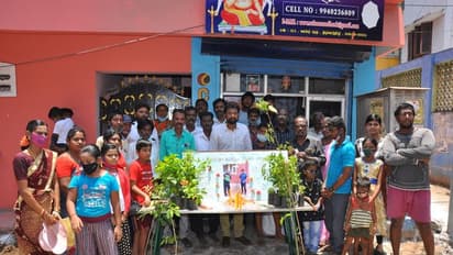 நடிகர் விவேக்கிற்கு அஞ்சலி செலுத்தும் விதத்தில்... 'பிக்பாஸ்' பரணி செய்த காரியம்..! குவியும் வாழ்த்து..!