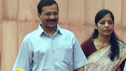 ಪತ್ನಿಗೆ ಕೊರೋನಾ, ದೆಹಲಿ ಸಿಎಂ ಕೇಜ್ರಿವಾಲ್ ಹೋಮ್ ಕ್ವಾರಂಟೈನ್!