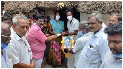 தேவியானேந்தலில் நாடகக் காதலால் கொலை செய்யப்பட்ட சரஸ்வதி குடும்பத்திற்கு விசிக ரூ.1 லட்சம் நிதியுதவி..!