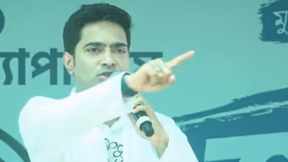 'প্রথম থেকে তৃণমূল করলেই মিলবে টিকিট', ইডি-সিবিআই নিয়েও তোপ অভিষেকের