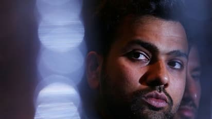 দিল্লির বিরুদ্ধে হারের ধাক্কা, তার সঙ্গে শাস্তি হল রোহিত শর্মার