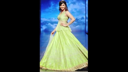 பட வாய்ப்புக்கு படுக்கைக்கு பகிர சொன்ன பெரிய இயக்குனர்..! இளம் நடிகையின் பரபரப்பு புகார்..!