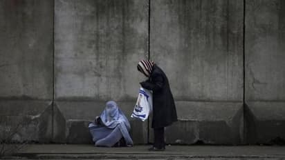 യാചകര്ക്കെതിരെ നിയമനടപടികള് കടുപ്പിച്ച് യുഎഇ; വിദേശത്ത് നിന്ന് ആളുകളെ എത്തിച്ചാല് കടുത്ത ശിക്ഷ