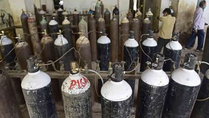 नागपुर: रात 1 बजे खत्म हो गया ऑक्सीजन सिलेंडर, खतरे में थे 15 मरीज, SI ने ऐसे बचाई सबकी जान