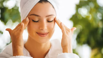 বয়স ২০ কিন্তু দেখে মনে হচ্ছে ৪০, বলিরেখা লুকিয়ে কীভাবে বয়স কমাবেন, রইল ট্রিকস