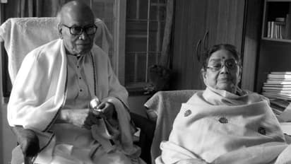 জলপাইগুড়ির সঙ্গেও নিবিড় যোগাযোগ ছিল প্রয়াত কবি শঙ্খ ঘোষের, উকিলপাড়ায় ছিল তাঁর যাতায়াত