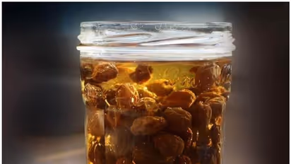 ഉണക്ക മുന്തിരിയിട്ട വെള്ളം കുടിക്കണമെന്ന് പറയുന്നതിന്റെ കാരണങ്ങൾ ഇതാണ്