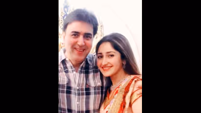 அழகு தேவதை சாயிஷாவின் தந்தையை பார்த்திருக்கீங்களா..? பலரும் பார்த்திடாத அரிய புகைப்படங்களின் தொகுப்பு!