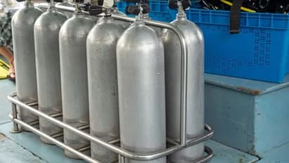 ஆக்சிஜன் இன்றி மூச்சு முட்டும் இந்தியா... கடும் நெருக்கடியிலும் அடிச்சுத்தூக்கும் தமிழகம்..!