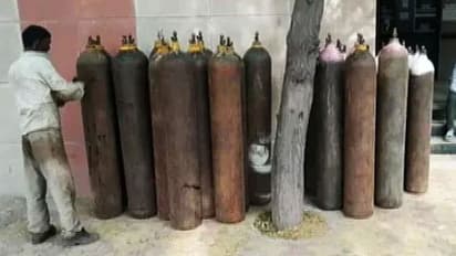 #BREAKING ஆக்சிஜன் பற்றாக்குயைால் 20 நோயாளிகள் அடுத்தடுத்து உயிரிழப்பு.. ஊசலாட்டத்தில் 200 பேரின் உயிர்..!