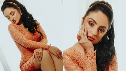 മിനി ഡ്രസില്‍ മനോഹരിയായി പാരീസ് ലക്ഷ്മി; ചിത്രങ്ങള്‍ വൈറല്‍