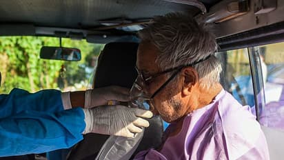 കൊവിഡ് രണ്ടാം തരംഗം; ഓക്സിജന് ക്ഷാമം രൂക്ഷം, ഉത്തരേന്ത്യയില് ചില ആശുപത്രികള് അടച്ചു