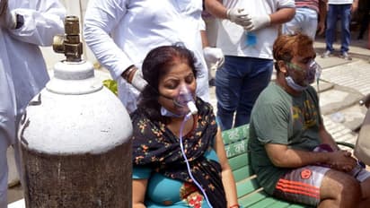 অক্সিজেন সরবরাহে বাধা দিচ্ছে কে, কেন্দ্র না রাজ্য, ধরা পড়লেই শাস্তি ফাঁসি