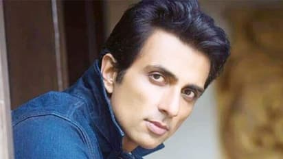 করোনা পজিটিভ হয়ে করোনা রোগীর প্রাণ বাঁচানোর চেষ্টায় মরিয়া সোনু সুদ, বিরল অপারেশন করিয়ে প্রশংসার ঝড়ে সোনু