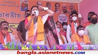মুখ্যমন্ত্রীর সফরের দিনে বীরভূমে বিজেপি নেত্রী লকেট, বললেন করোনার থেকেও বড় ভাইরাস তৃণমূল