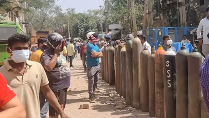 অক্সিজেন সংকট, এই সময় কোনও অপচয় নয়, হাসপাতালগুলোকে নির্দেশ রাজ্য স্বাস্থ্য দফতরের