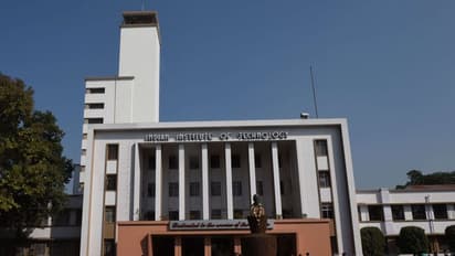IIT-Kharagpur: బంపర్ ఆఫర్ కొట్టేసిన ఐఐటీ ఖరగ్ పూర్ విద్యార్థులు.. ఏడాదికి రూ.2 కోట్లకు పైనే!