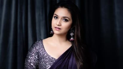 కీర్తిసురేష్‌‌ను ఇంత హాట్‌గా ఎప్పుడూ చూసి ఉండరు... మహారాణి లుక్‌లో అన్‌సీన్ పిక్స్...