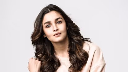 28 ವರ್ಷಕ್ಕೆ ಲಂಡನ್‌ನಲ್ಲಿ ದುಬಾರಿ ಮನೆ ಇರೋ ಆಲಿಯಾರ ನೆಟ್‌ವರ್ತ್‌ ಎಷ್ಟು ಗೊತ್ತಾ?