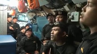 മരണത്തിലേക്ക് അടുക്കുകയാണെന്നറിയാതെ അവർ പാടി, 'നീ ഇല്ലാതെ ജീവിക്കാൻ ഞാൻ തയ്യാറല്ലെങ്കിലും...'