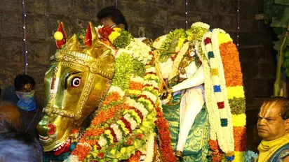 சித்திரை திருவிழா; கள்ளழகர் மீது தண்ணீரை பீய்ச்சி அடிக்க கட்டுப்பாடு