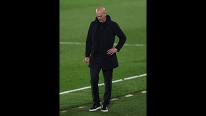 സിദാന് സീസണൊടുവില് റയല് വിട്ടേക്കും; പകരക്കാരായി പ്രമുഖര് പരിഗണനയില്