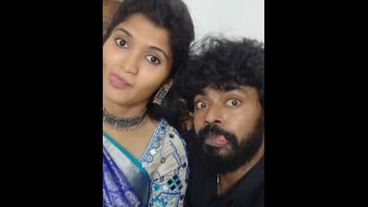 சாண்டி மனைவி சில்வியாவுக்கு நடந்த வளைகாப்பு..! அம்மாவுக்கு வளையல் போட்டு அழகு பார்த்த லாலா..!