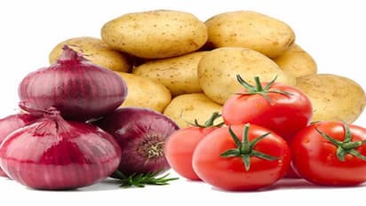 গত বছরের তুলনায় কিছুটা হলেও সস্তা, আলু,পেঁয়াজের দাম বাঁধতে নয়া উদ্যোগ কেন্দ্রের