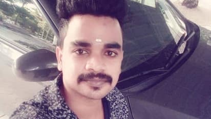 കാറും ബൈക്കും തമ്മിൽ കൂട്ടിയിടിച്ച് ബൈക്ക് യാത്രക്കാരനായ യുവാവ് മരിച്ചു