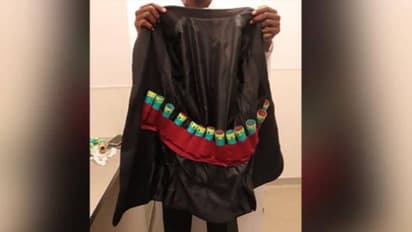 ഹെയർ കേളറുകളിൽ കടത്താൻ ശ്രമിച്ചത് ജീവനുള്ള 35 പക്ഷികളെ, ഗയാനക്കാരൻ പിടിയിൽ