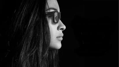 ఇయర్ ఫోన్స్ లేకుండా ఈ స్మార్ట్ గ్లాసేస్‌ తో మ్యూజిక్ వినొచ్చు, కాల్స్ చేయవచ్చు.. ఎలా అనుకుంటున్నారా ?