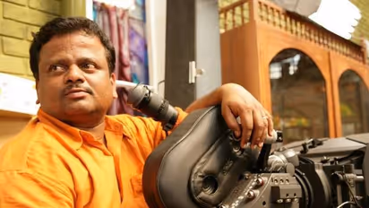 நெஞ்சு வலியால்... தனியாக காரில் போய் அட்மிட் ஆன கே.வி.ஆனந்த்! விவேக்கை தொடர்ந்து நெஞ்சை உலுக்கிய அடுத்த மரணம்!