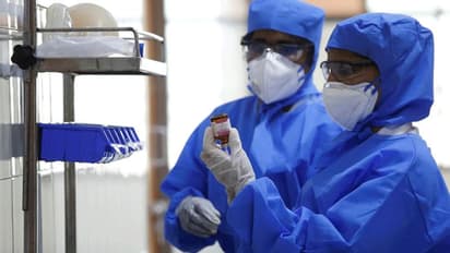 నోటితో ఊపిరి: తల్లిని కాపాడుకొనేందుకు బిడ్డల పోరాటం.. కానీ...