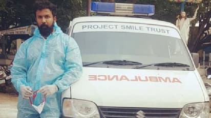 കൊവിഡ് കാലത്ത് ആംബുലന്സ് ഡ്രൈവറായി നടന്; അനുമോദനങ്ങളുമായി സാധാരണക്കാര്