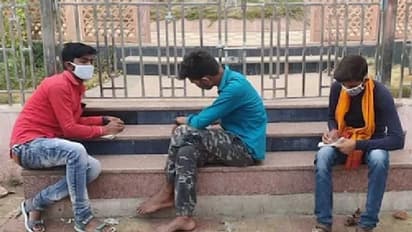 यहां कोरोना नियम तोड़ने की सबसे अनोखी सजा, 4 घंटे में भरनी होती है 44 पेज की कॉपी फिर दी जाती ये शपथ