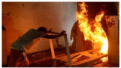 ಶವದ ಮೆರವಣಿಗೆ: 30 ಮಂದಿ ಮೇಲೆ ಎಫ್ಐಆರ್