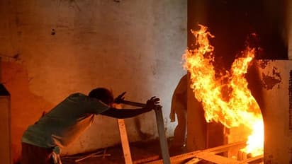 రోజుల వ్యవధిలో తల్లి, ఇద్దరు కొడుకులు, కోడలు కోవిడ్తో మృతి.. ఒకే కుటుంబంలో విషాదం