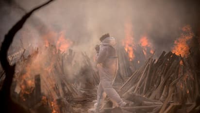 కరోనాకి కొడుకు బలి... అది చూసి తట్టుకోలేక..!