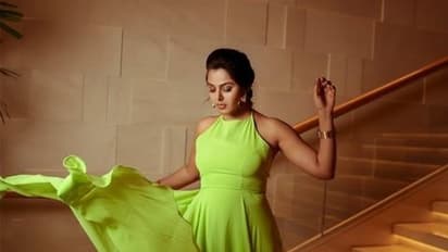 మోనాల్‌ గజ్జర్‌ బిగ్‌బాస్‌ క్రేజ్‌ ఐటెమ్‌ సాంగ్‌కే పరిమితమా?..ఇంకా ఈ హాట్‌ బ్యూటీ అఖిల్‌ మోజులోనే ఉందా?