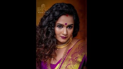 'பாண்டியன் ஸ்டோர்' முல்லைக்கு கல்யாணம் ஆகிடுச்சா? வகுடில் குங்குமம் வைத்து.. வித்தியாசமாக சேலை கட்டிய போட்டோஸ்