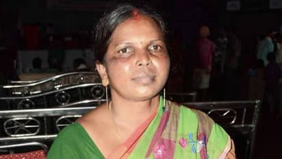 ഝാർഖണ്ഡിലെ 'ലേഡി ടാർസൻ', അമ്പും വില്ലും വടിയുമുപയോഗിച്ച് കാടിനെ കാത്ത സ്ത്രീ...