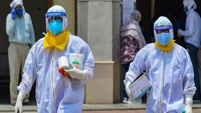 పాడైన భోజనం, మంచినీళ్లు ఇవ్వలేదు: కరోనా చికిత్సపై డిప్యూటీ తహసీల్దార్ సెల్ఫీ వీడియో