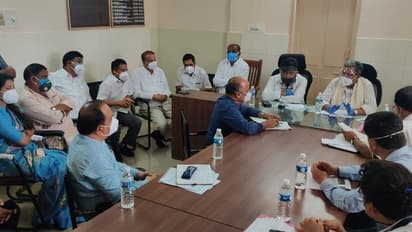 ಚಾಮರಾಜನಗರ ಆಸ್ಪತ್ರೆ ದುರಂತ: ಸಿದ್ದರಾಮಯ್ಯ ಮುಂದೆ ಸತ್ಯ ಒಪ್ಪಿಕೊಂಡ್ರಾ ಡಿಸಿ?