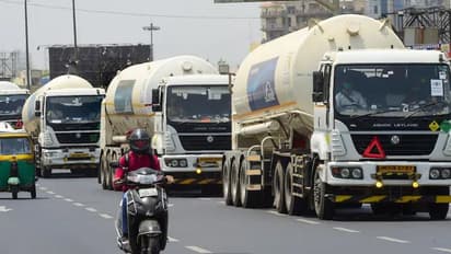 Delhi HC pulls up Centre for not supplying oxygen, issues notice for contempt