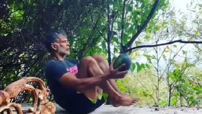 ഇത് തണ്ണിമത്തൻ കൊണ്ടുള്ള വ്യായാമം; വീഡിയോയുമായി ഫിറ്റ്‌നസ് ഫ്രീക്ക് മിലിന്ദ് സോമന്‍