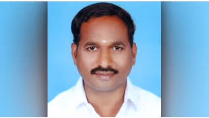 எடப்பாடிக்கு சவால் விட்டு அதிமுக வேட்பாளரை தோற்கடித்த சுயேட்சை... ஈகோவால் பறிபோன சேந்தமங்கலம்..!