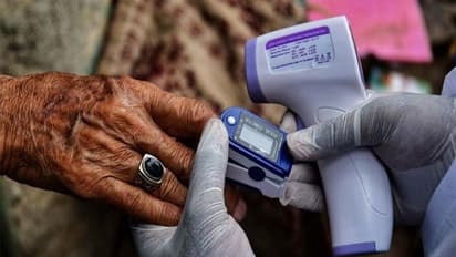 Health Gadgets : पल्स ऑक्सीमीटर से डिजिटल ब्लड मॉनीटर तक.. कोरोना में मददगार हैं ये हेल्थ गैजेट्स